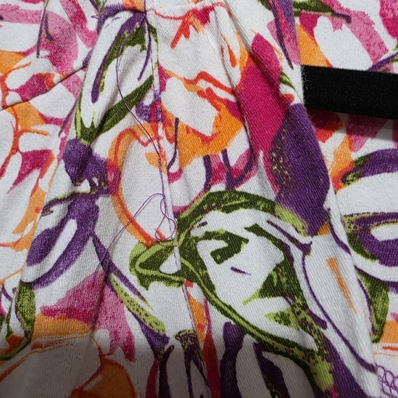 Liz & Me Colorful Short Sleeve Top - Picture 3 of 7